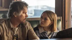 Ethan Hawke em 'Verdade Oculta' (Foto: FX/Disney+/divulgação)