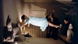 Filme de O Exorcista dirigido por Mike Flanagan conclui filmagens